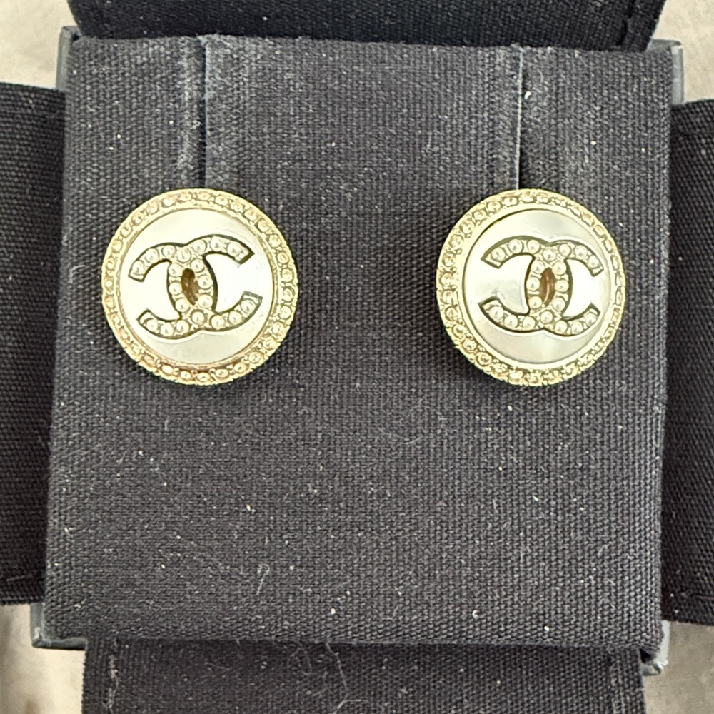 CHANEL Gray Pearl Earrings